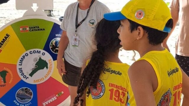 Crianças participando de atividades educativas com o CBMSC