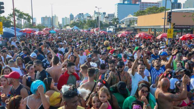 Imagem ilustrativa do movimentado Carnaval de 2025 em Santa Catarina