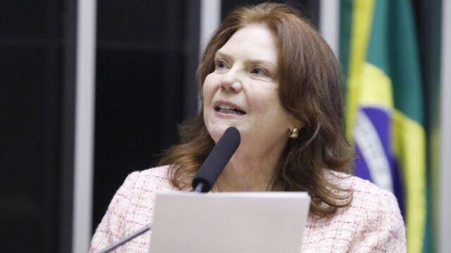 Imagem representativa de exame de dosimetria óssea em idosos