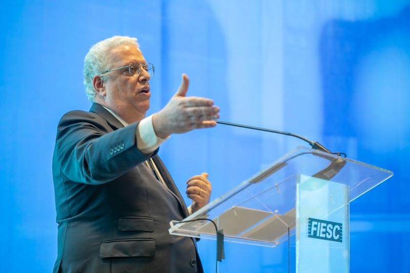 Ministro de Portugal Pedro Reis em evento da Fiesc e da ADVB/SC