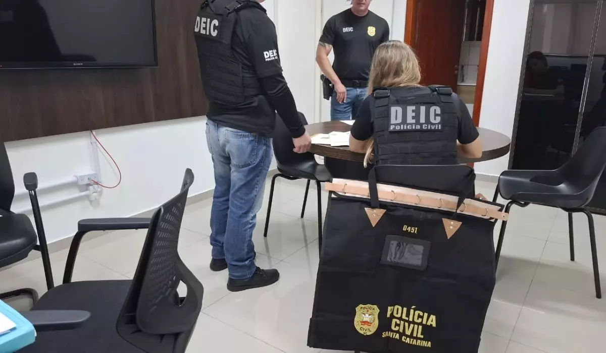 Mandados de busca e apreensão em São José