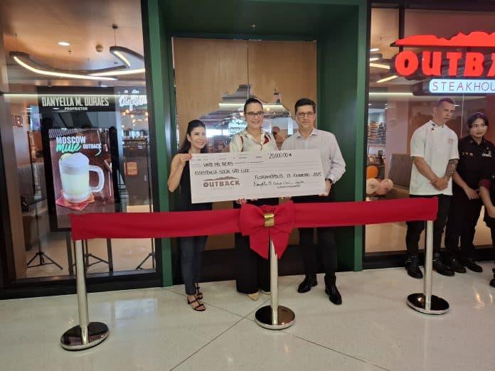 Doação do Outback em Florianópolis para projeto social