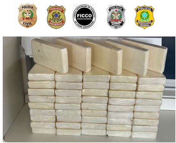 Carreta interceptada com 53 quilos de cocaína