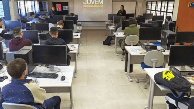 Inscrições recorde no Programa Jovem Programador 2025 em SC