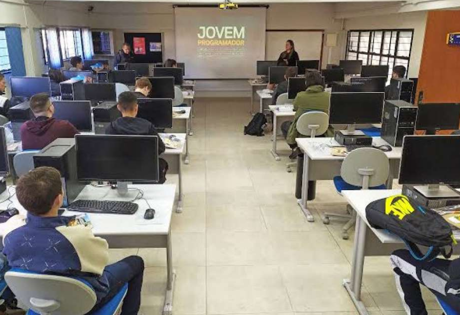 Inscrições recorde no Programa Jovem Programador 2025 em SC