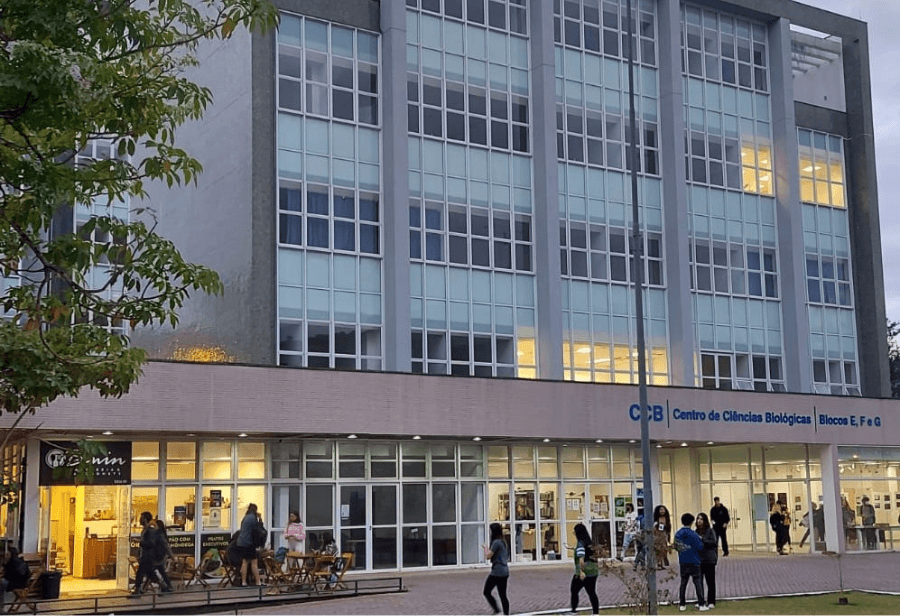 Laboratórios de pesquisa avançada em Ciências Biológicas na UFSC