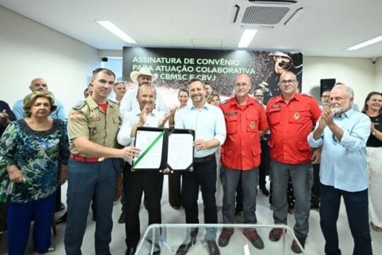 Renovação de convênio entre Corpo de Bombeiros Militar de Santa Catarina e Bombeiros Voluntários de Joinville