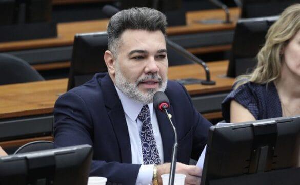 Embosca com arma restrita