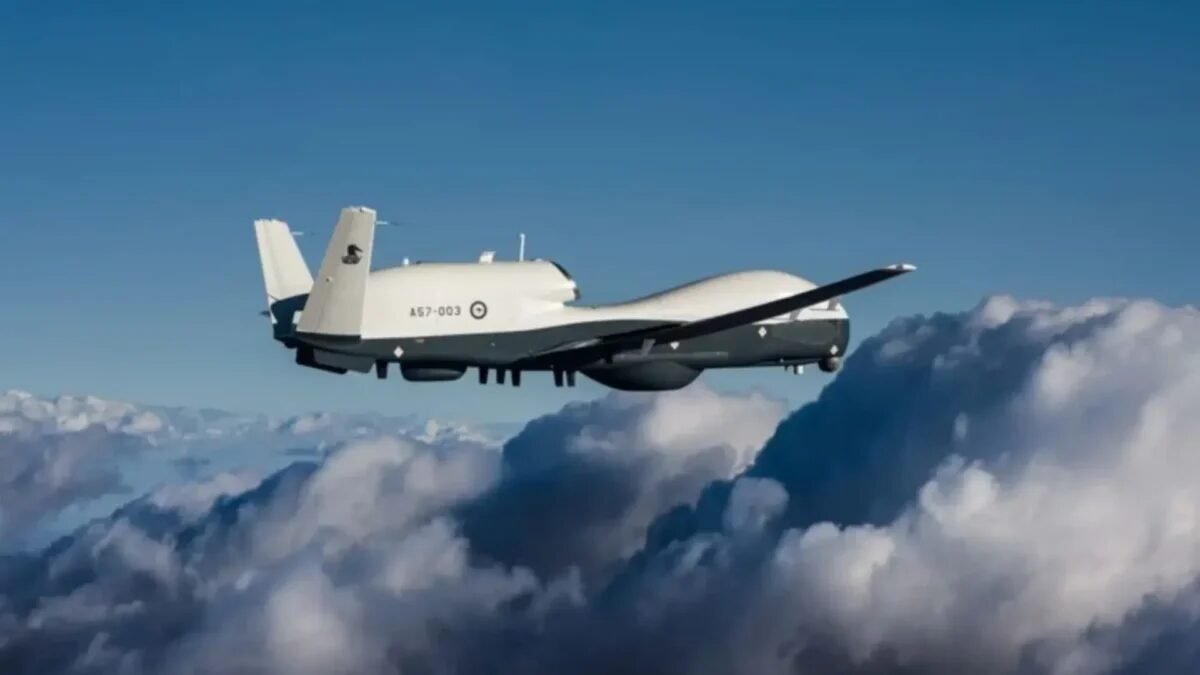 Drone militar de alta velocidade MQ-4C Triton