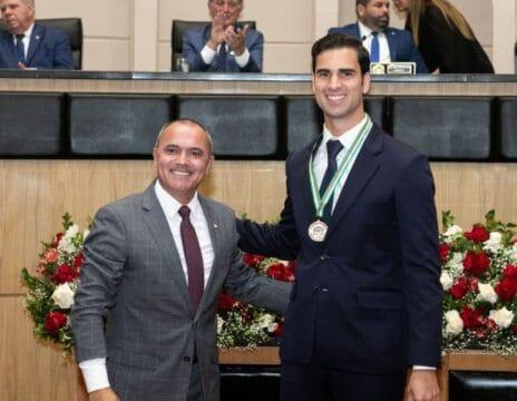 Eduardo Koerich recebe a Medalha de Mérito Francisco Dias Velho em Florianópolis
