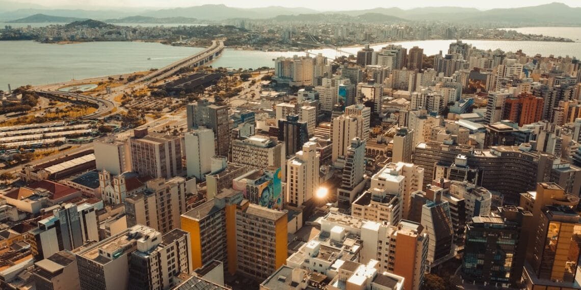 Imagem ilustrativa de mercado imobiliário em Florianópolis