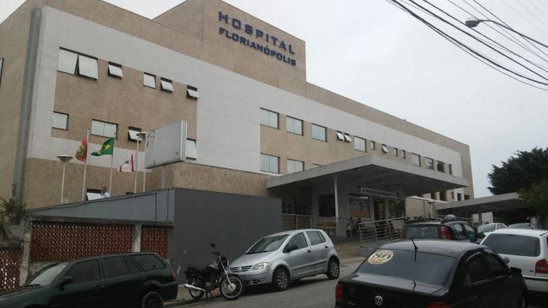 Equipamentos médicos em hospital