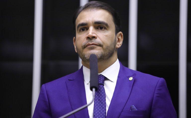 Inelegibilidade por filiação simultânea em partidos políticos