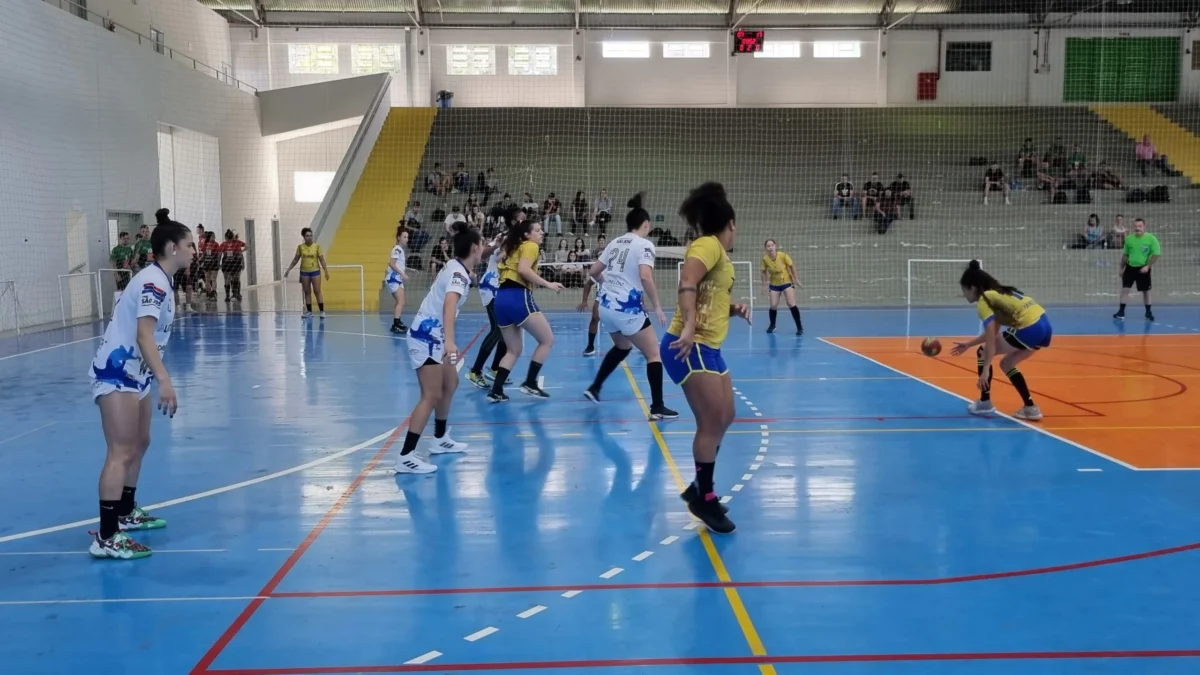 Estudantes competindo nos Jogos Escolares de São José 2025