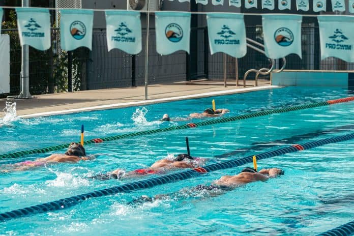 Atletas em Treinamento na Piscina do Jurerê Sports Center