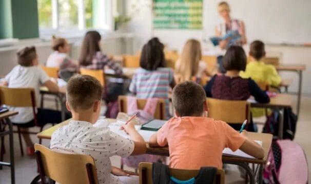 Celebração do Dia dos Pais e das Mães nas escolas