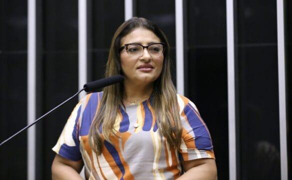 Estagiária Gestante