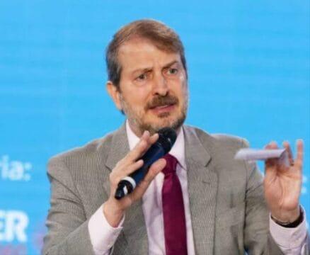 Foto representativa da mudança na presidência da Tupy