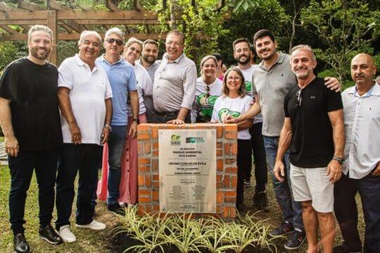 Vista do Parque Ambiental dos Sabiás com trilhas e área verde