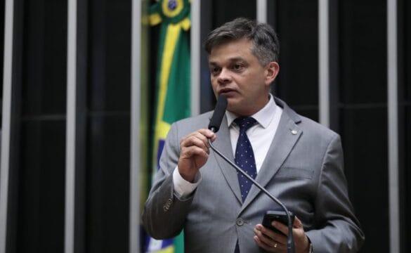 Pessoa com diabetes monitorando a glicose