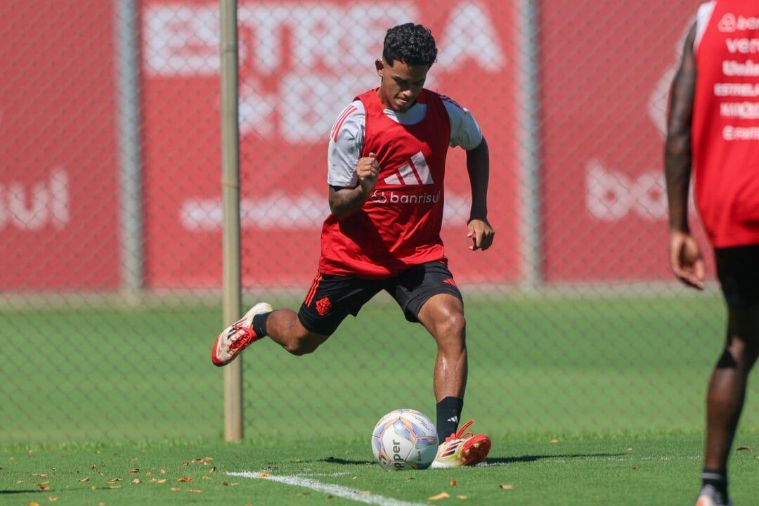 Imagem da preparação do Clube do Povo para o duelo de ida da final do Campeonato Gaúcho