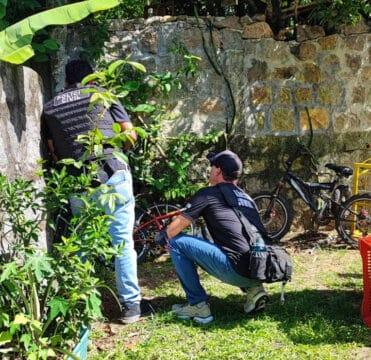 Arma de fogo apreendida na prisão do casal na Costa da Lagoa