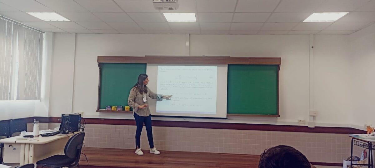 Professora Marina Geremia palestra em evento nacional de Matemática Aplicada