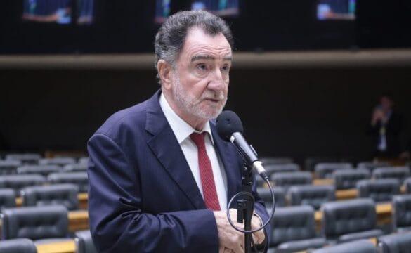 Ilustração sobre o Projeto de Lei 236/25 e o tempo de deslocamento na jornada de trabalho