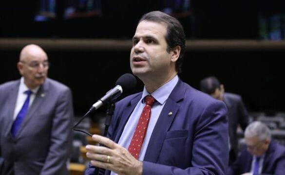 Servidor público condenado por injúria racial