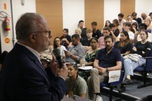 Foto da recepção de estudantes internacionais na UFSC