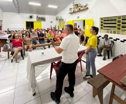 Reunião com moradores para discutir rede coletora de esgoto em Criciúma