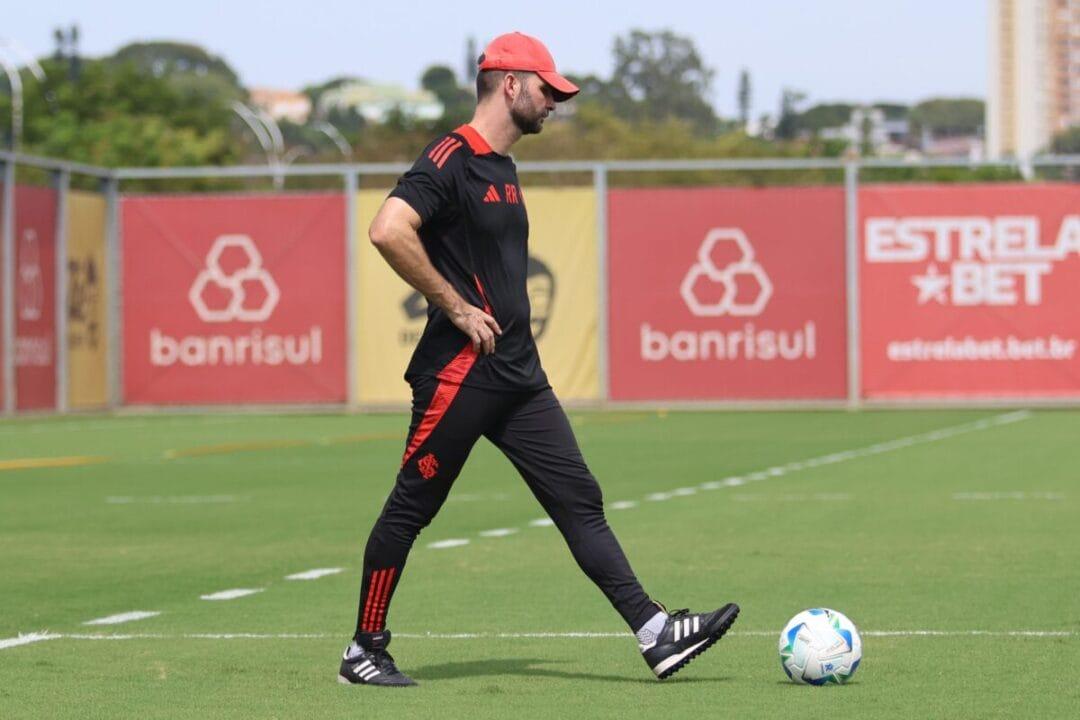 Treino intenso do Internacional para estreia na Libertadores