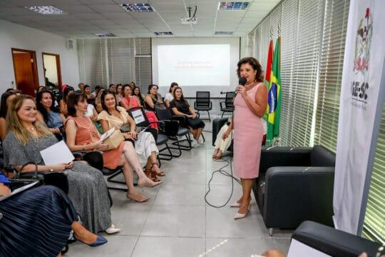 Vice-governadora Marilisa Boehm na roda de conversa sobre o Mês da Mulher na PGE/SC