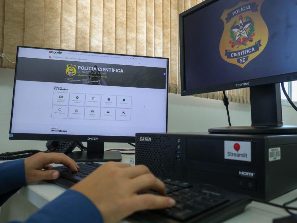 Ilustração do golpe do agendamento falso da Carteira de Identidade via PIX