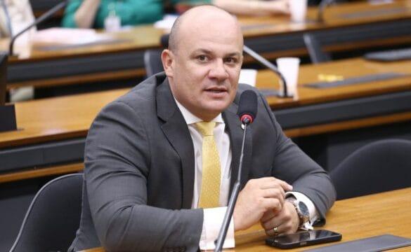 Sinalização de radares fixos - Projeto de Lei
