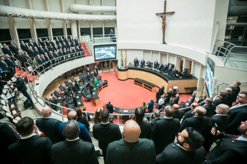 Solenidade na Assembleia Legislativa em comemoração aos 75 anos de fundação do Grande Oriente do Brasil Santa Catarina