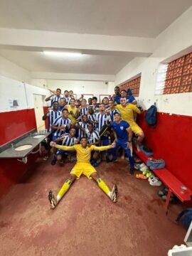 Jogadores do Avaí Sub-20 comemorando gol contra a Ponte Preta