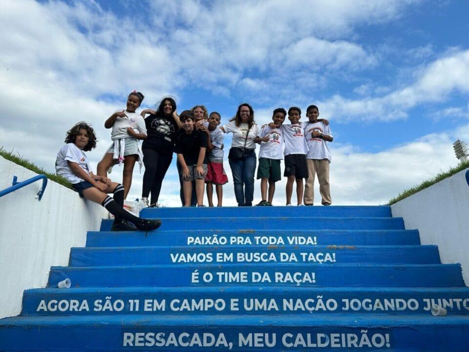 Crianças do CEVAHUMOS visitam a Ressacada