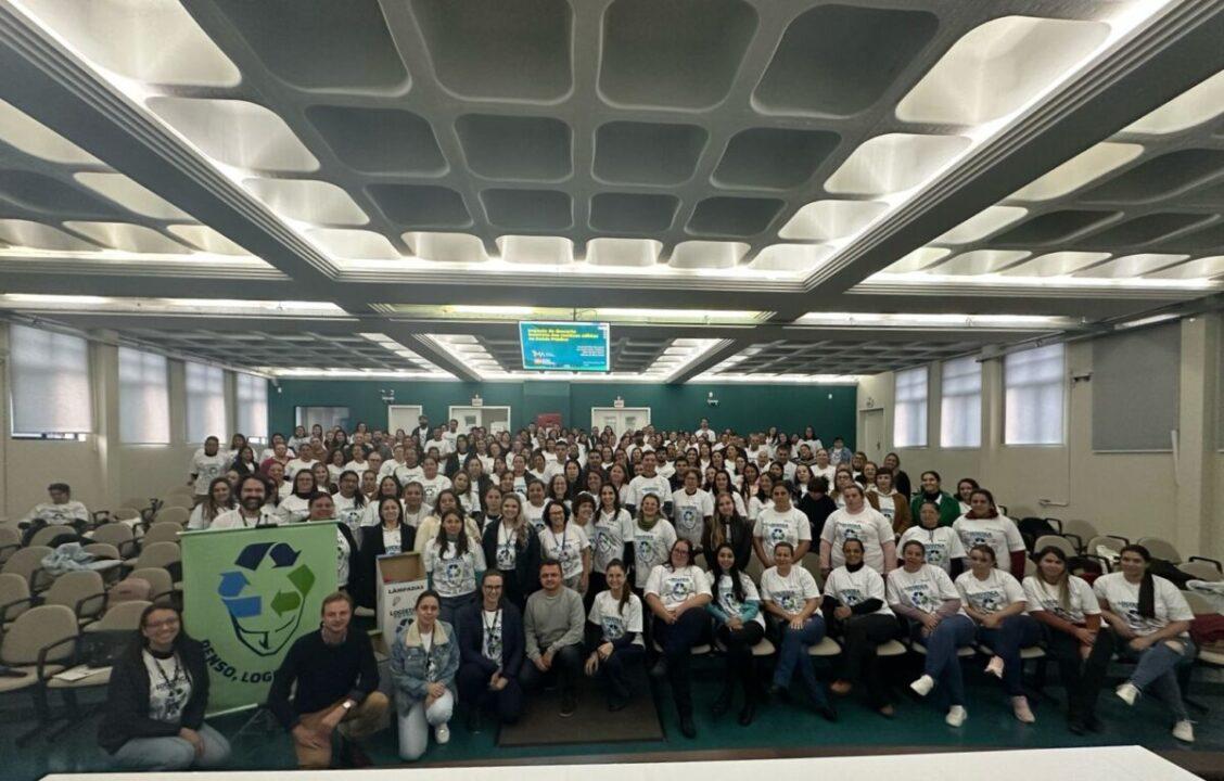 Equipe de Agentes Comunitários de Saúde e Combate às Endemias em capacitação