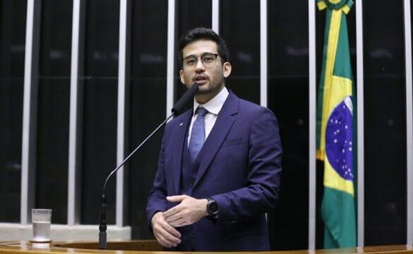 Ilustração de cabos de energia e telecomunicações