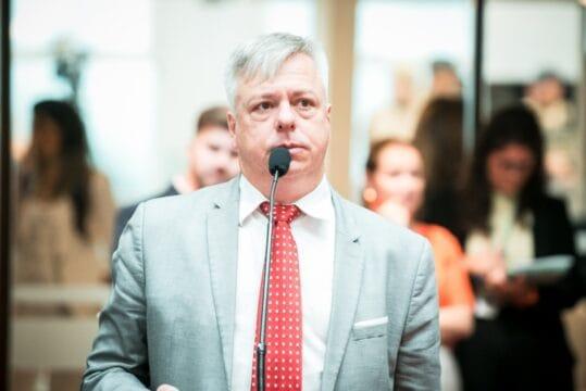 Deputado Fabiano da Luz questionando empréstimo internacional de 119,2 milhões de dólares