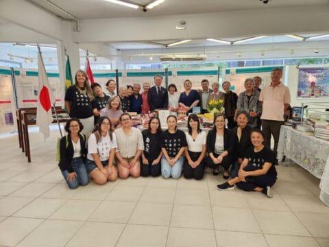 Livros japoneses doados para acervo da Biblioteca Pública de Santa Catarina