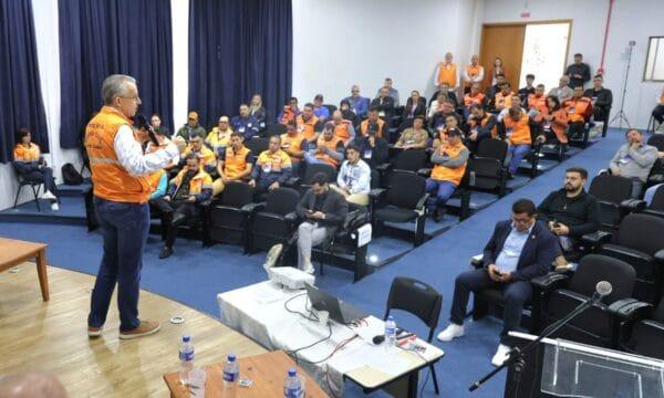 Representantes em reunião da Proteção Civil em Lages