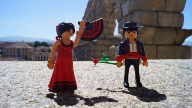 Exposição 'Play na Luz' com jogos temáticos de Playmobil