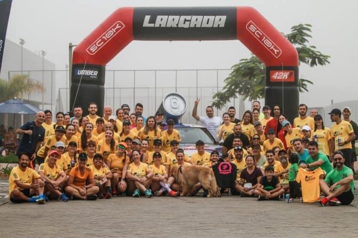 Atletas correndo na Wings for Life World Run