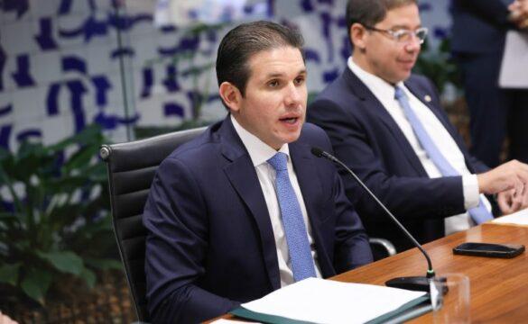 Presidente da Câmara dos Deputados, Hugo Motta, em evento relacionado à isenção de Imposto de Renda