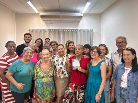 Projeto de inclusão digital para idosos em São José