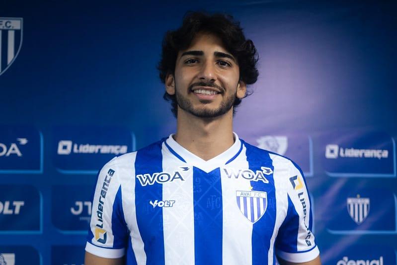 JP jogador de futebol apresentado pelo Avaí Futebol Clube
