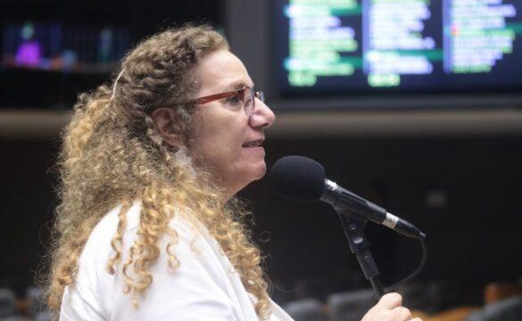 Mulher protegida pela legislação