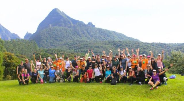 Mulheres participando do evento Mulheres no Topo da Montanha 2025 no Parque Estadual da Serra Furada